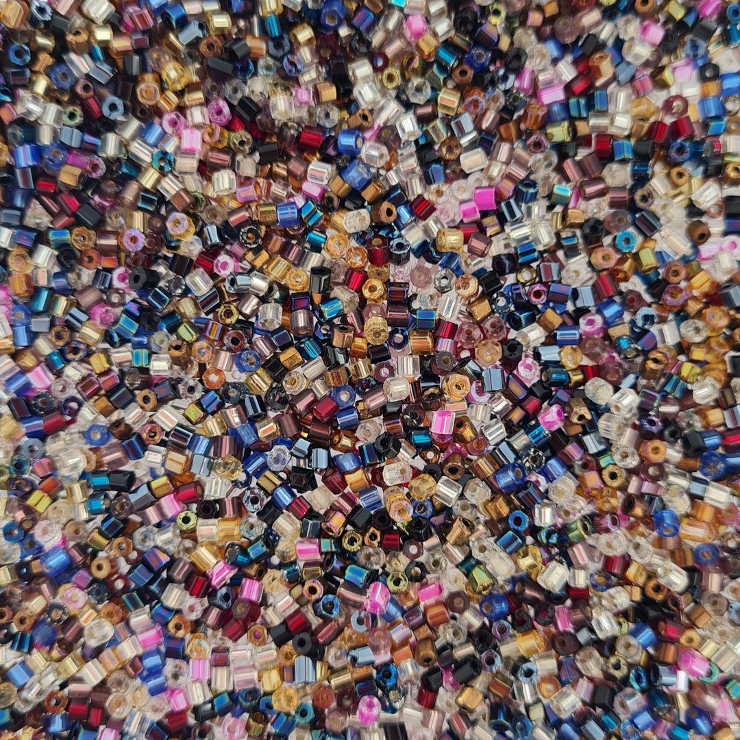 Find Blandede glasperler, rørperler, new year mix hos Beadhouse of Copenhagen i dag, med en altid hurtig levering!