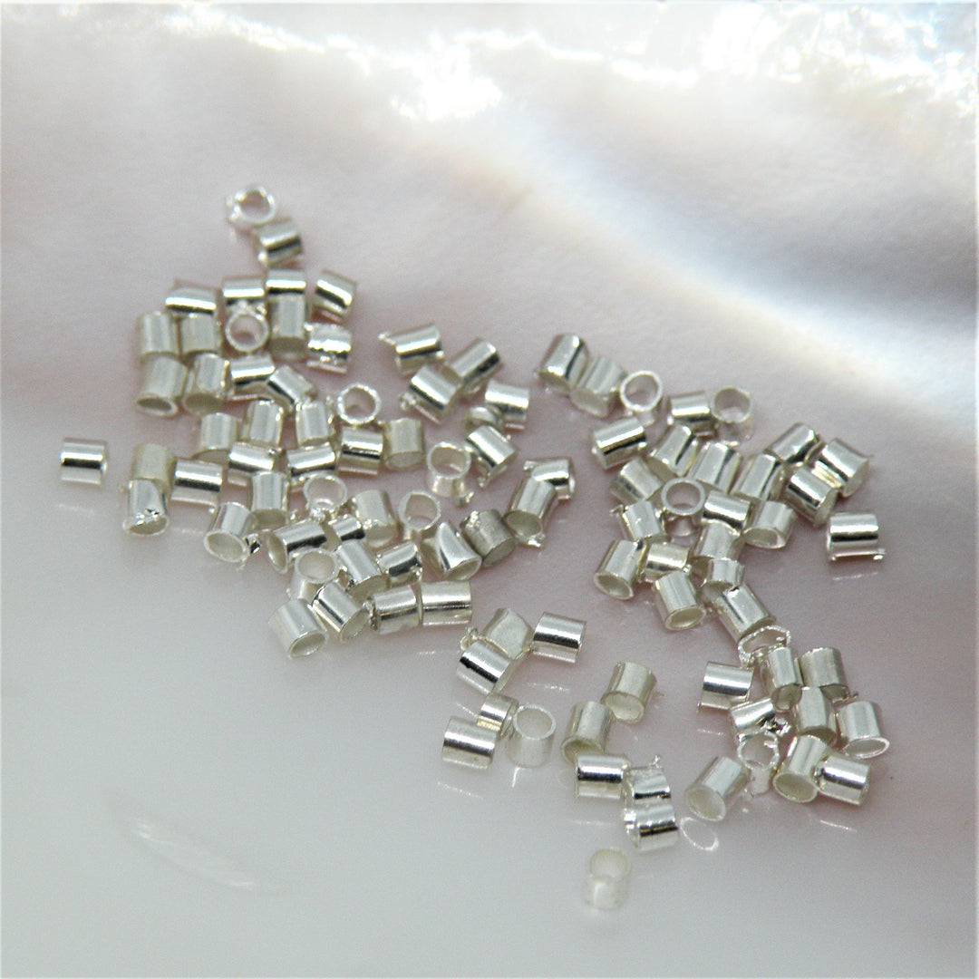 Find Klemmeperler i forsølvet messing, cylinderformet, 1x1,5mm hos Beadhouse of Copenhagen i dag, med en altid hurtig levering!