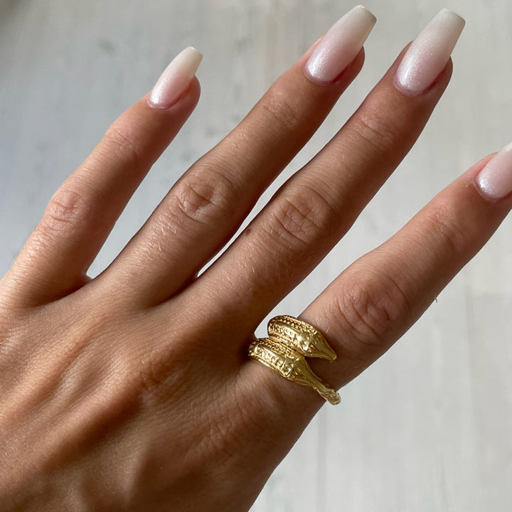 Find Fingerring, viking slange, forgyldt sterlingsølv hos Beadhouse of Copenhagen i dag, med en altid hurtig levering!