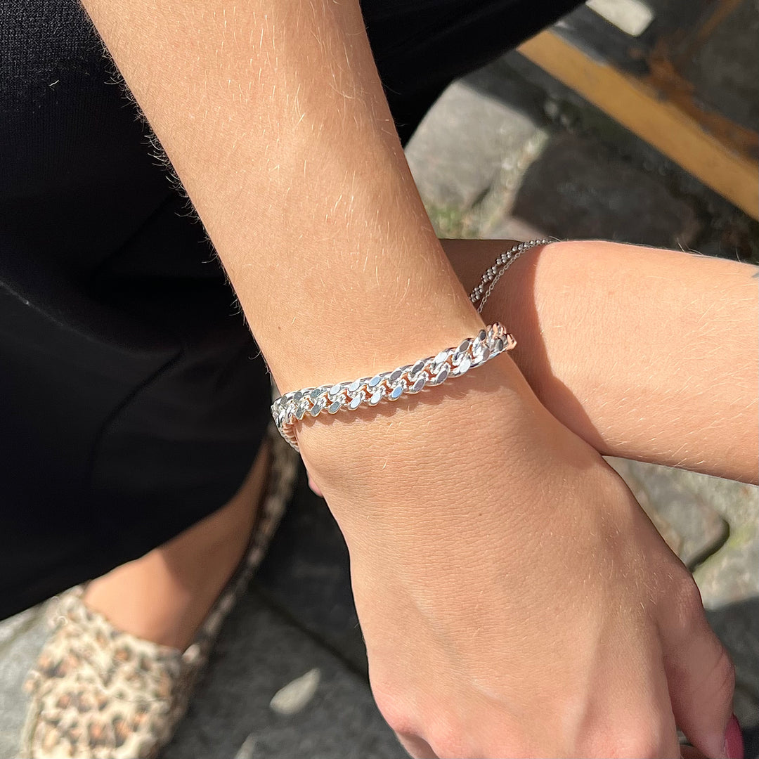 Find Armbånd, panser facet, sterlingsølv, 19-21 cm/6,7 mm hos Beadhouse of Copenhagen i dag, med en altid hurtig levering!