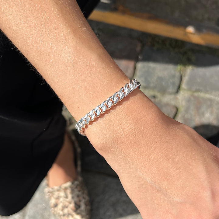 Find Armbånd, panser facet, sterlingsølv, 19-21 cm/6,7 mm hos Beadhouse of Copenhagen i dag, med en altid hurtig levering!