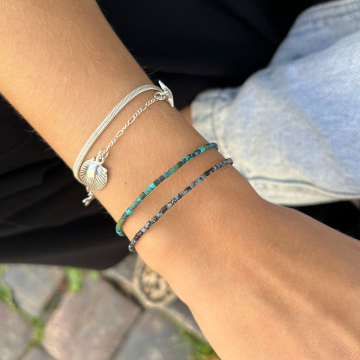 Find Armbånd, turkis rørperler, 16 - 18 cm hos Beadhouse of Copenhagen i dag, med en altid hurtig levering!