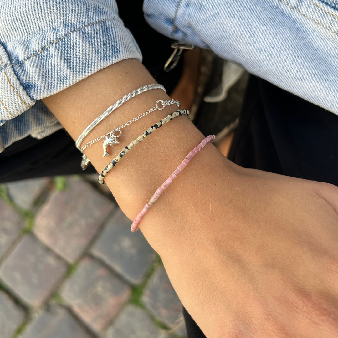 Find Armbånd, rhodonit rørperler, 16 - 18 cm hos Beadhouse of Copenhagen i dag, med en altid hurtig levering!