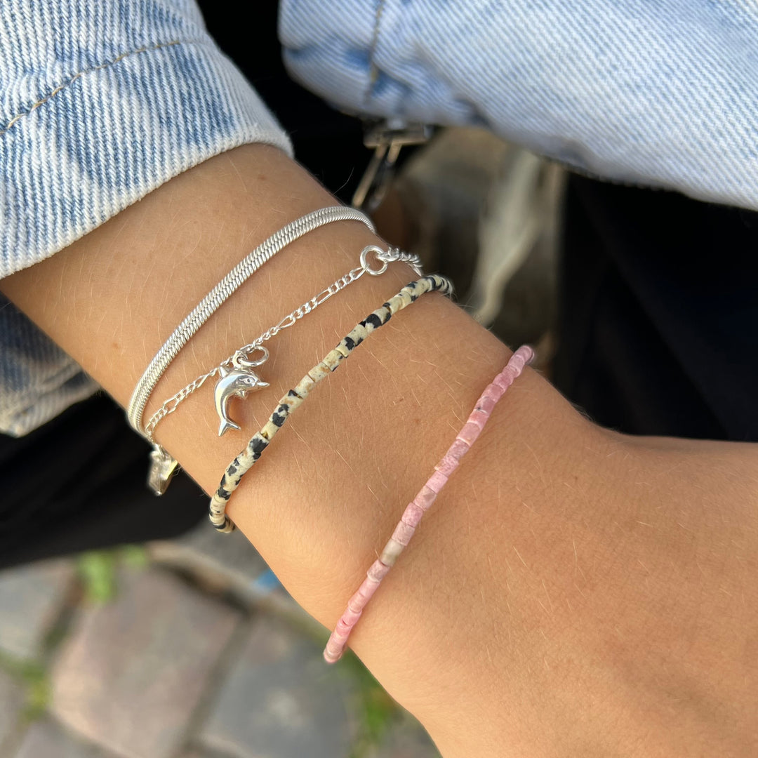 Find Armbånd, dalmatiner jaspis rørperler, 16 - 20 cm hos Beadhouse of Copenhagen i dag, med en altid hurtig levering!