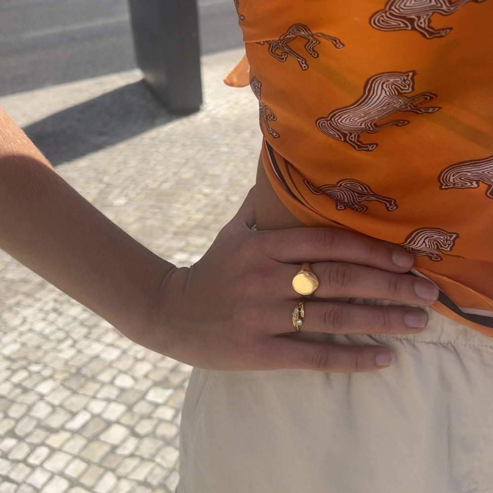Find Fingerring, oval signet ring, forgyldt sterlingsølv hos Beadhouse of Copenhagen i dag, med en altid hurtig levering!