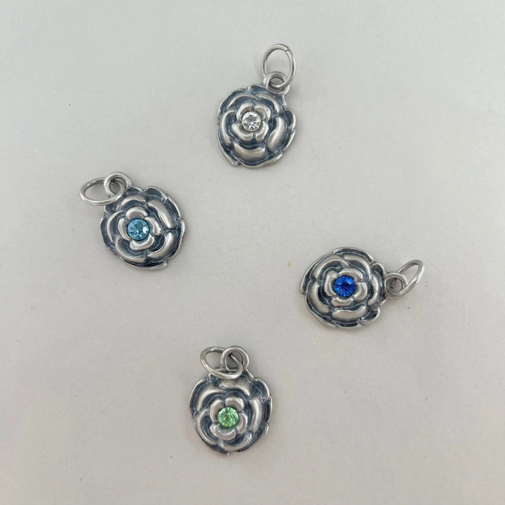 Vedhæng stor rose med krystal i forsølvet messing/aluminium Beadhouse of Copenhagen