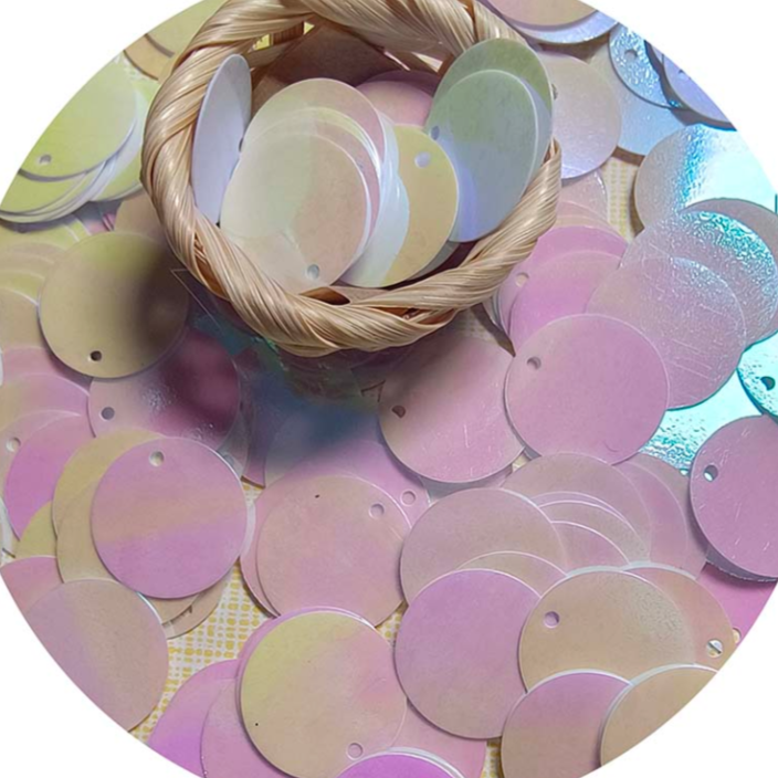 Find Pailletter, runde, guld 15 mm, med unicorn skær, 10-40g, flere varianter hos Beadhouse, til altid hurtig levering og gode priser