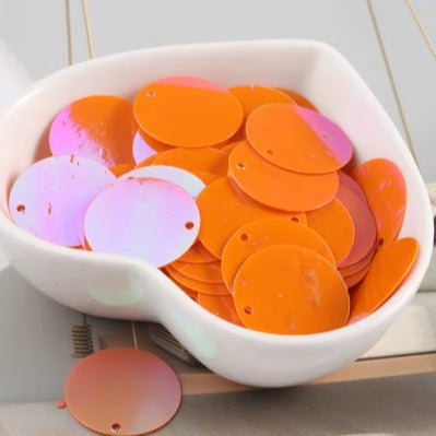 Find Pailletter, runde, orange 15 mm, med regnbueskær, 10-40g, flere varianter hos Beadhouse, til altid hurtig levering og gode priser