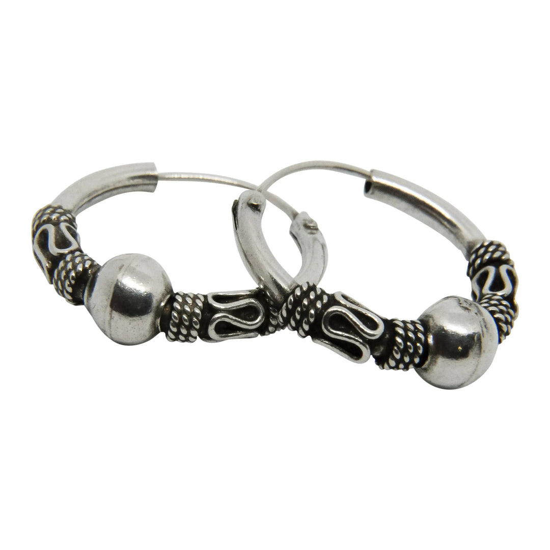 Øreringe, hoops med kugle, viklinger og bølger, sterlingsølv, 22 x 2 mm BOC