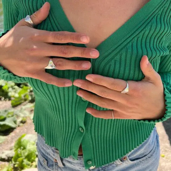 Fingerring, kvadratisk signet ring, forgyldt og sterlingsølv Italy