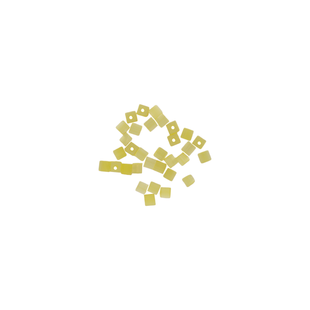 Find Glasfiberperler, firkantet, gule, 4x4 mm, 10 stk blandt vores store udvalg af  Diverse andre perler hos  Beadhouse of Copenhagen i dag. Husk gratis fragt over 400kr