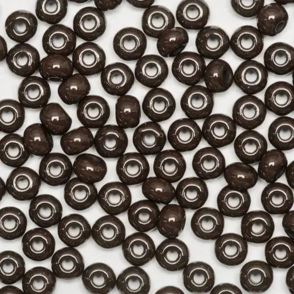 Brune glasperler, preciosa, natural opaque very dark brown 