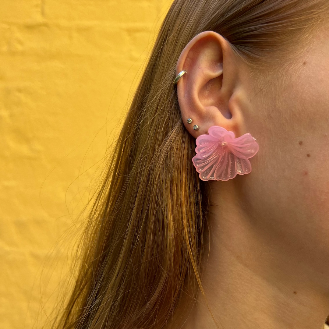 Find Øreringe, blomst, hibiscus, plastik, flere varianter blandt vores store udvalg af  Øreringe hos  Beadhouse of Copenhagen i dag. Husk gratis fragt over 400kr