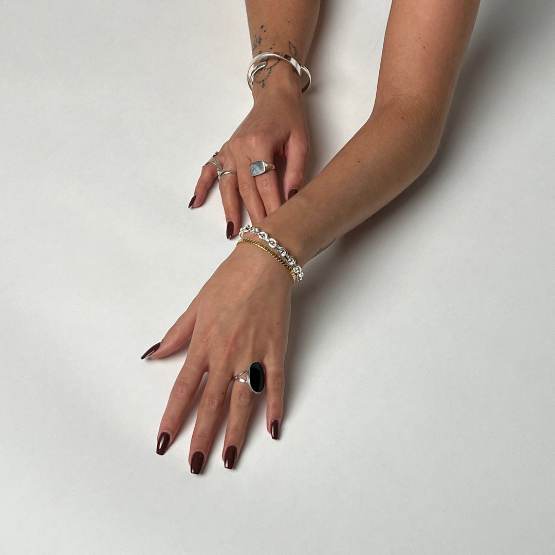 Find Fingerring, stor oval onyx, sterlingsølv unisex hos Beadhouse of Copenhagen i dag, med en altid hurtig levering!