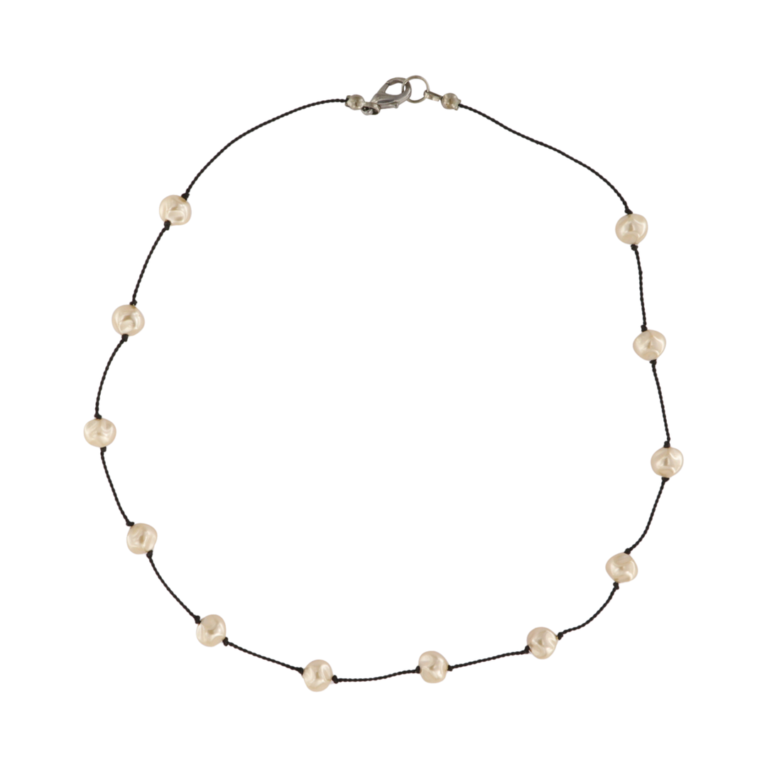 Hitta Halsband, vaxpärlor på nylonsnöre, silverpläterad mässing, 40cm bland vårt stora utbud av Halsband på Beadhouse i Köpenhamn i dag. Kom ihåg fri frakt över 400 DKK