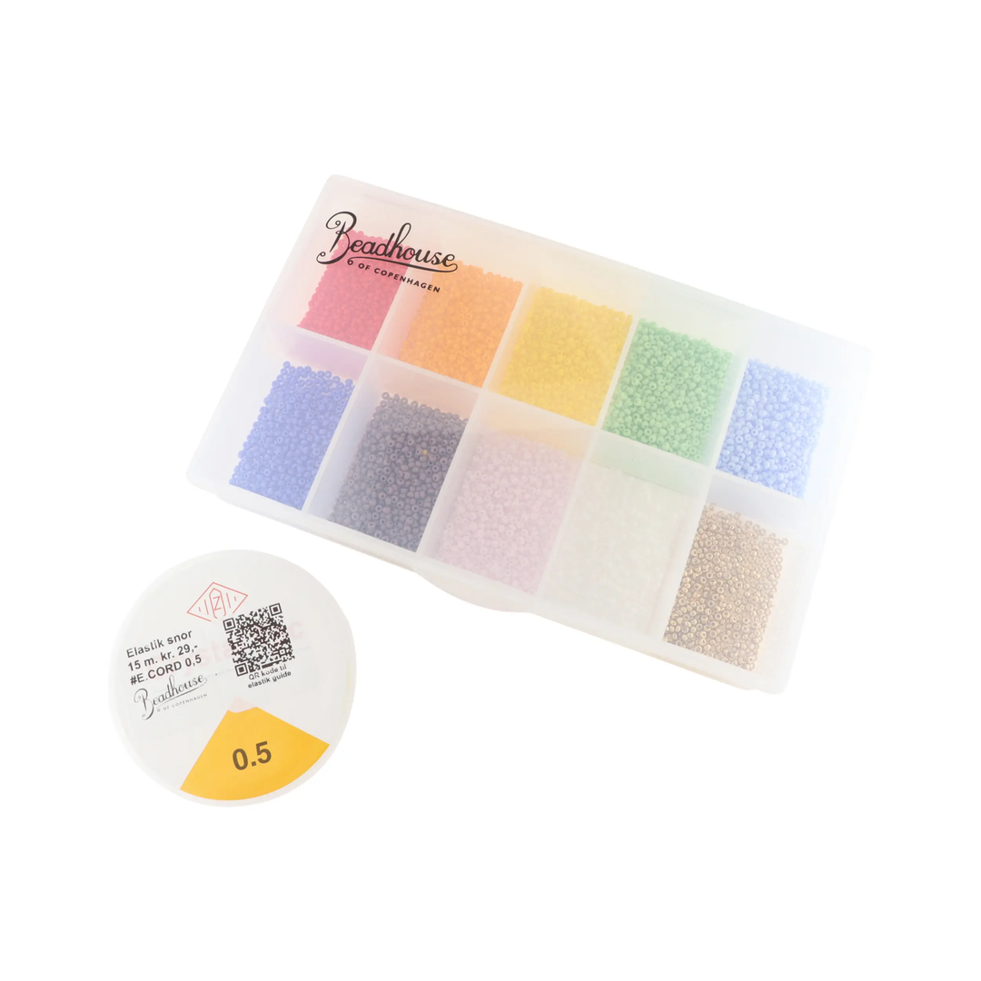 Diy kit, glasperler str. 10/0, guld, med perler der holder farven Beadhouse of Copenhagen