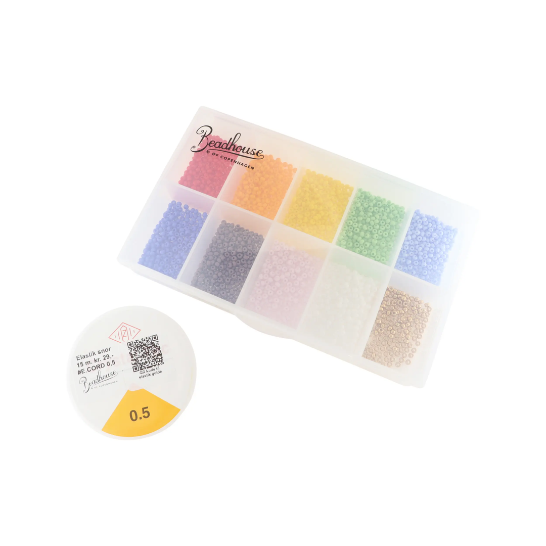 Diy kit, glasperler str. 8/0, guld, med opaque perler der holder farven Beadhouse of Copenhagen