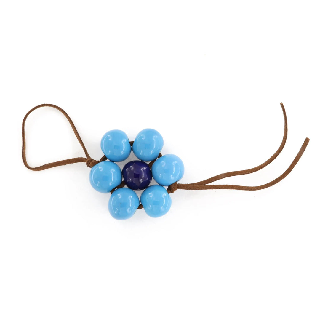 Taskecharm, blomst, keramik, brun ruskind, flere varianter Beadhouse of Copenhagen