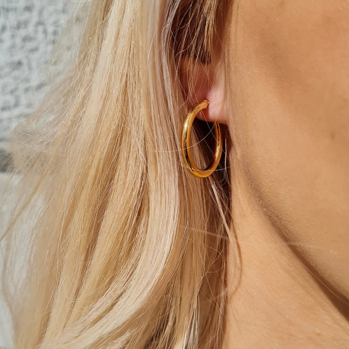 Øreringe, hoops, forgyldt sterlingsølv, 26 x 3 mm. 103c Italy