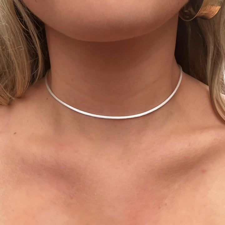 Halskæde, satinsnor med kædeforlænger, forgyldt messing Beadhouse of Copenhagen