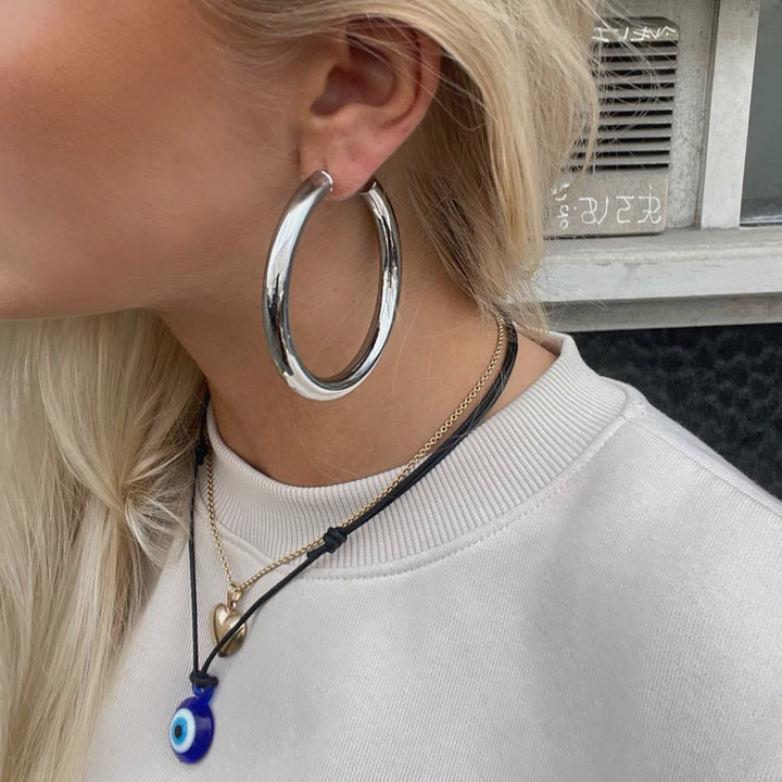 Find Øreringe, chunky hoops, forsølvet messing, 60 x 6 mm hos Beadhouse of Copenhagen i dag, med en altid hurtig levering!