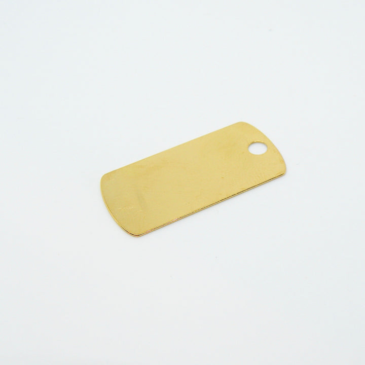 Find Vedhæng, rektangulært dog tag, forgyldt sterlingsølv, 27 x 14 mm hos Beadhouse of Copenhagen i dag, med en altid hurtig levering!