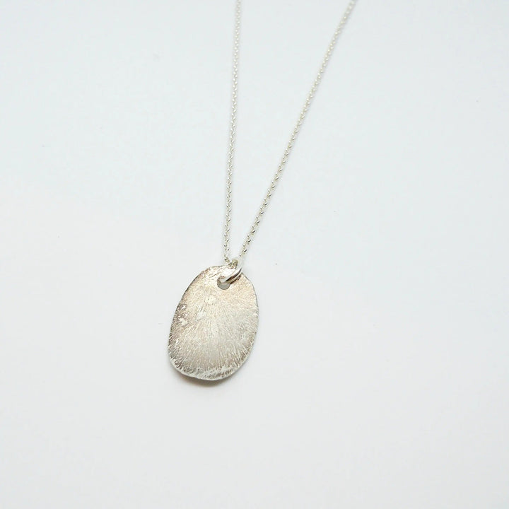 Vedhæng, børstet oval tag, sterlingsølv Beadhouse of Copenhagen