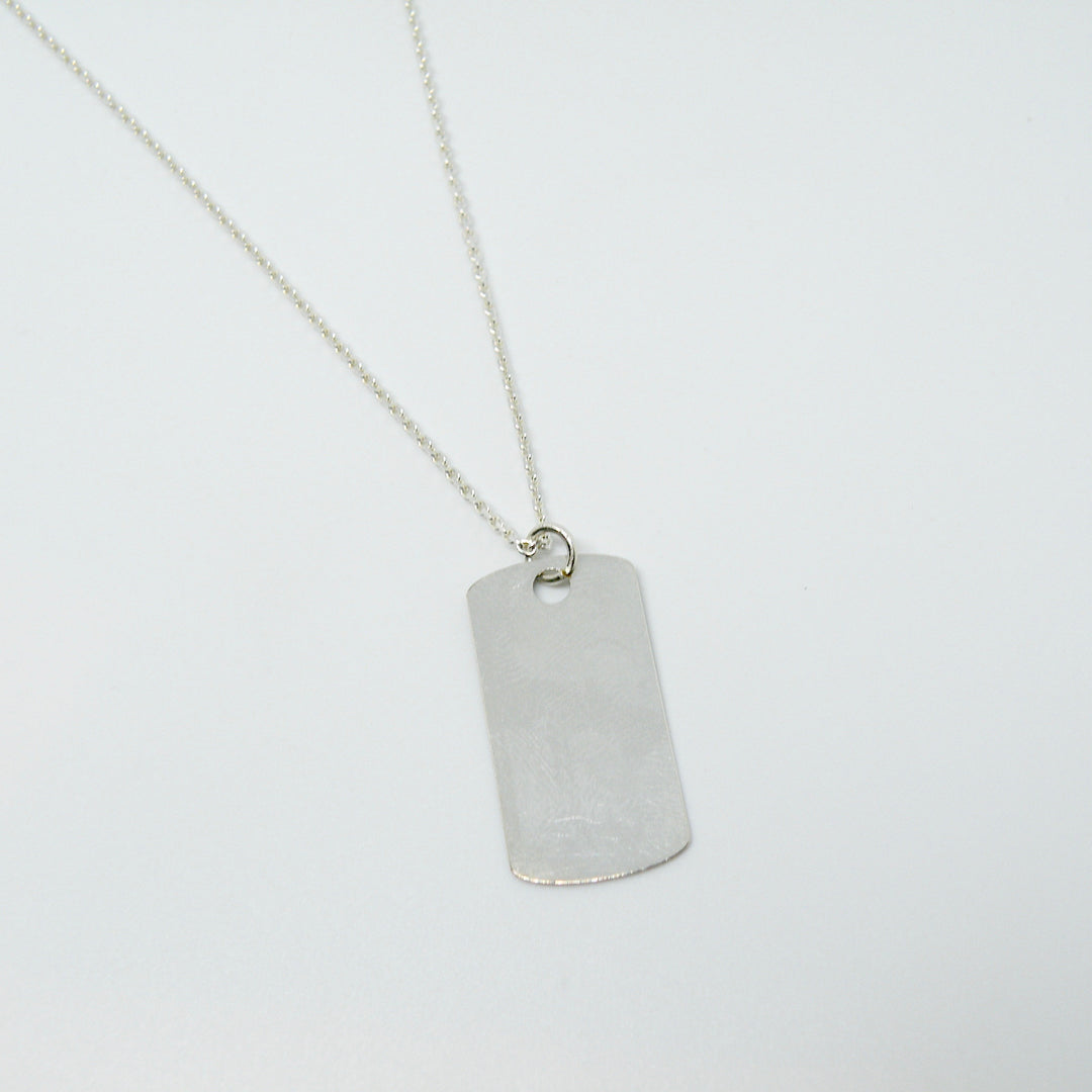 Find Vedhæng, dog tag med graveret ramme, sterlingsølv hos Beadhouse of Copenhagen i dag, med en altid hurtig levering!