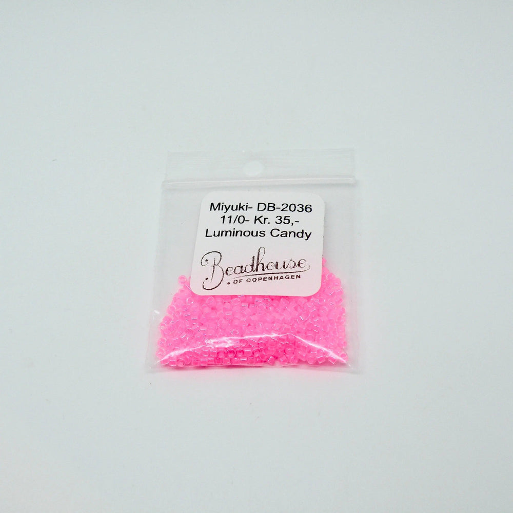 Pink glasperler, miyuki delica beads, luminous pink Krea