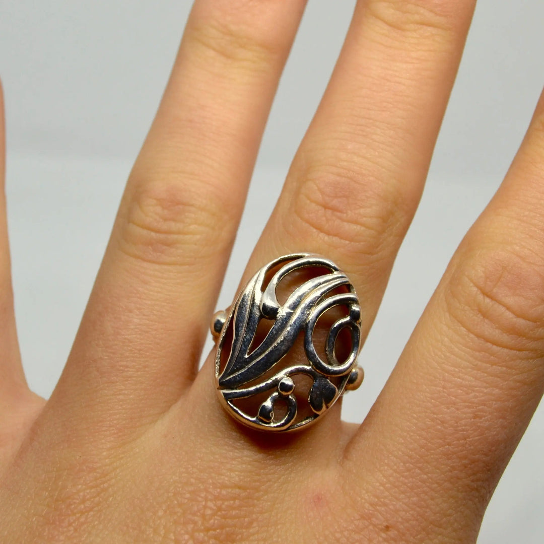 Fingerring, chunky oval med bladmotiv, forgyldt og sterlingsølv Beadhouse of Copenhagen