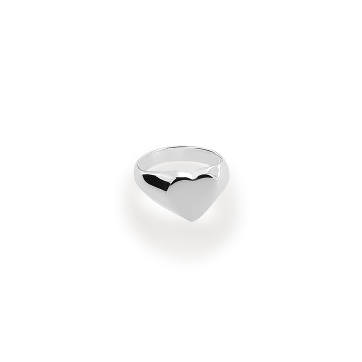 Find Fingerring, hjerte signetring, sterlingsølv hos Beadhouse of Copenhagen i dag, med en altid hurtig levering!