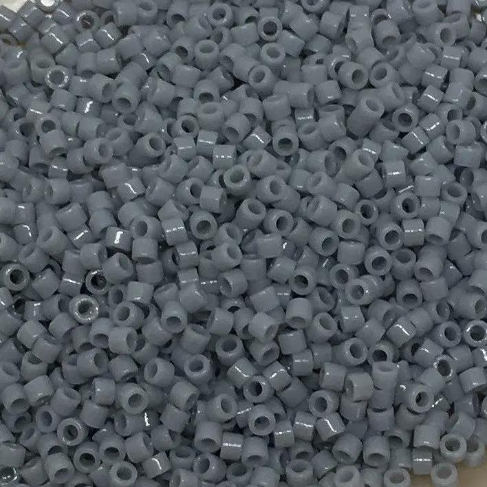 Grå glasperler, miyuki delica beads, opaque ghost grey Krea