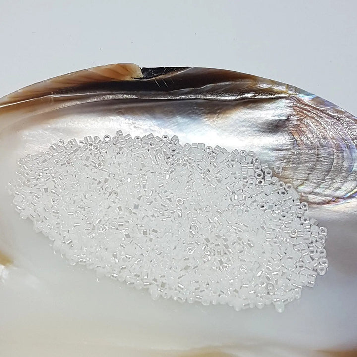 Hvide glasperler, miyuki delica beads, ceylon white pearl Krea
