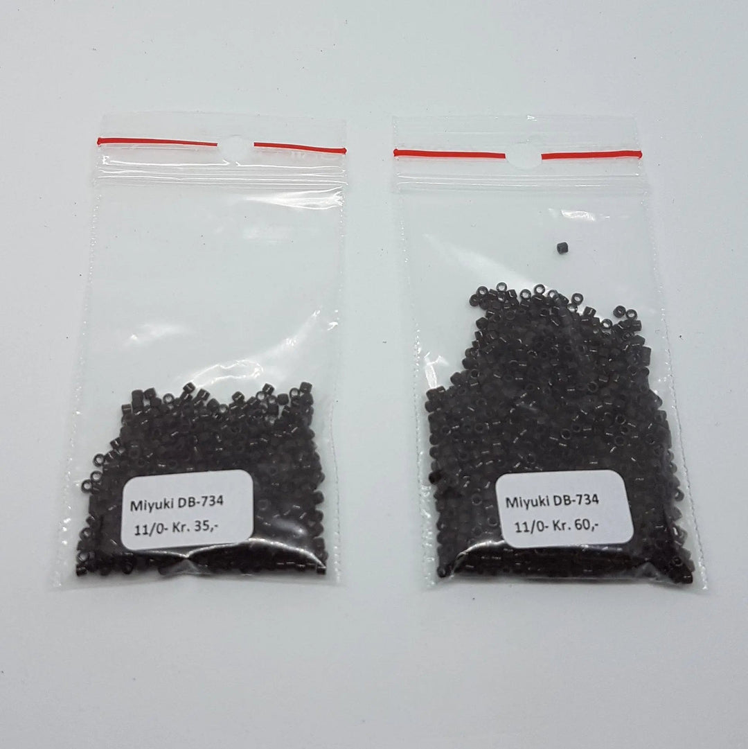 Brune glasperler, miyuki delica beads, opaque chocolate Krea