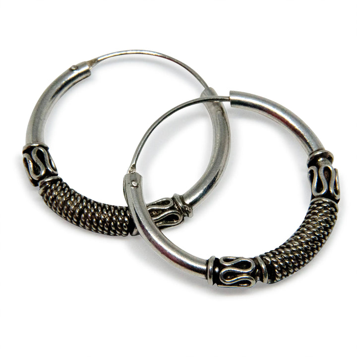 Øreringe, hoops med snoning og bølger, sterlingsølv, 22-25 mm Beadhouse of Copenhagen