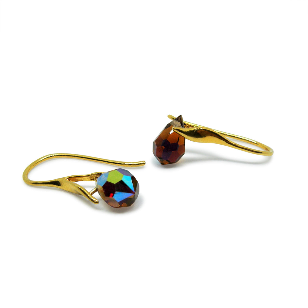 Find Øreringe, ørebøjle med smoked topaz ab crystal drops, forgyldt sterlingsølv hos Beadhouse of Copenhagen i dag, med en altid hurtig levering!