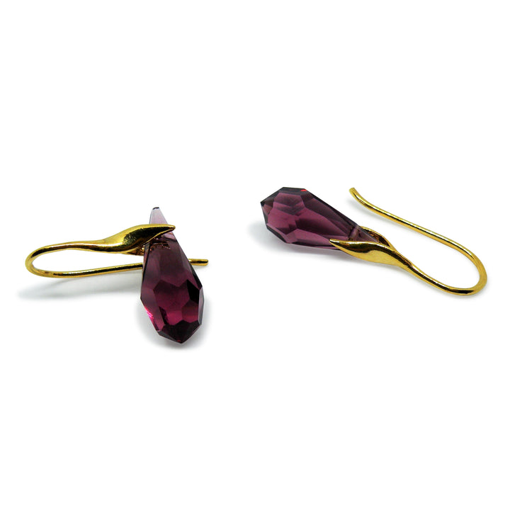Find Øreringe, ørebøjle med amethyst crystal drops, forgyldt sterlingsølv hos Beadhouse of Copenhagen i dag, med en altid hurtig levering!
