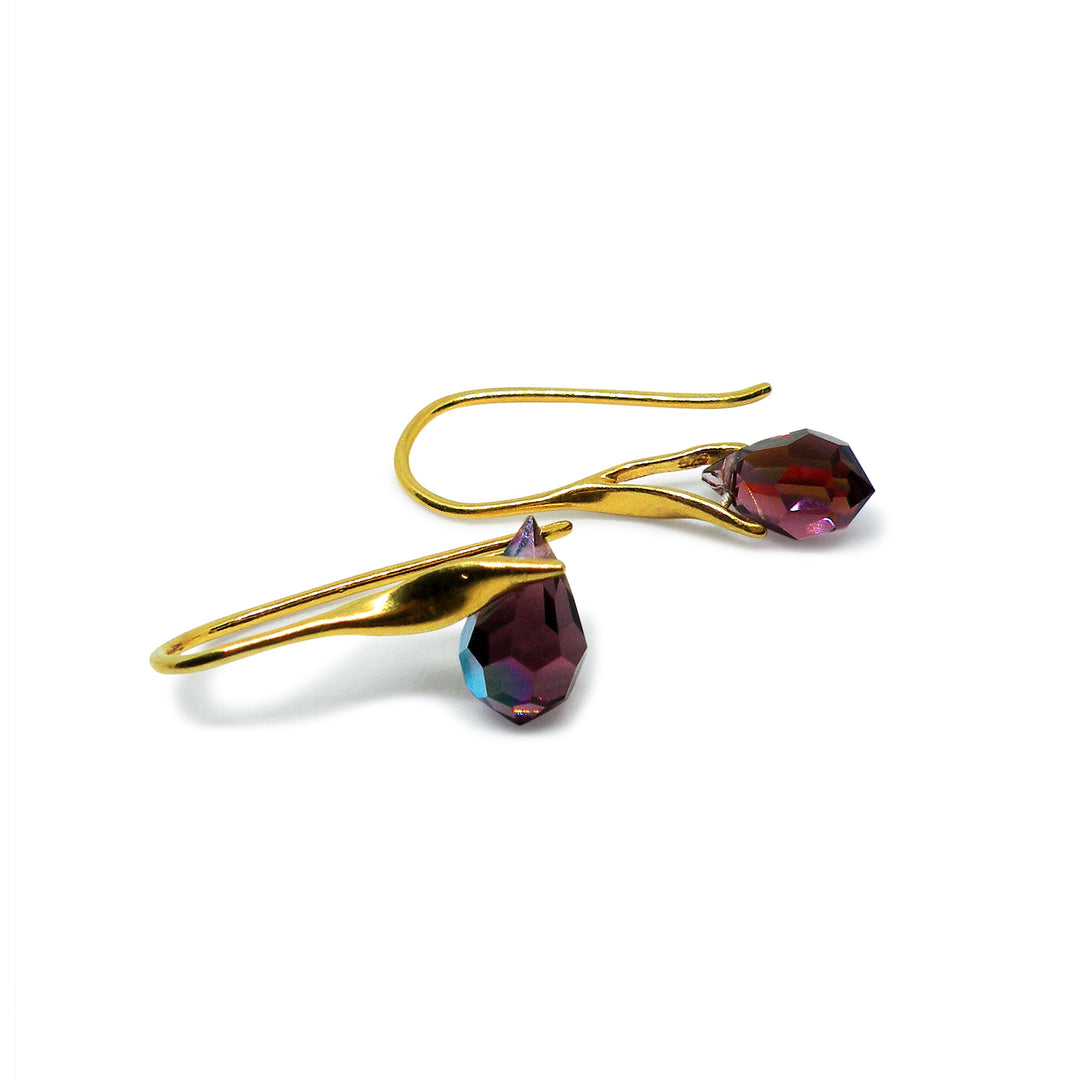 Find Øreringe, ørebøjle med amethyst ab crystal drops, forgyldt sterlingsølv hos Beadhouse of Copenhagen i dag, med en altid hurtig levering!