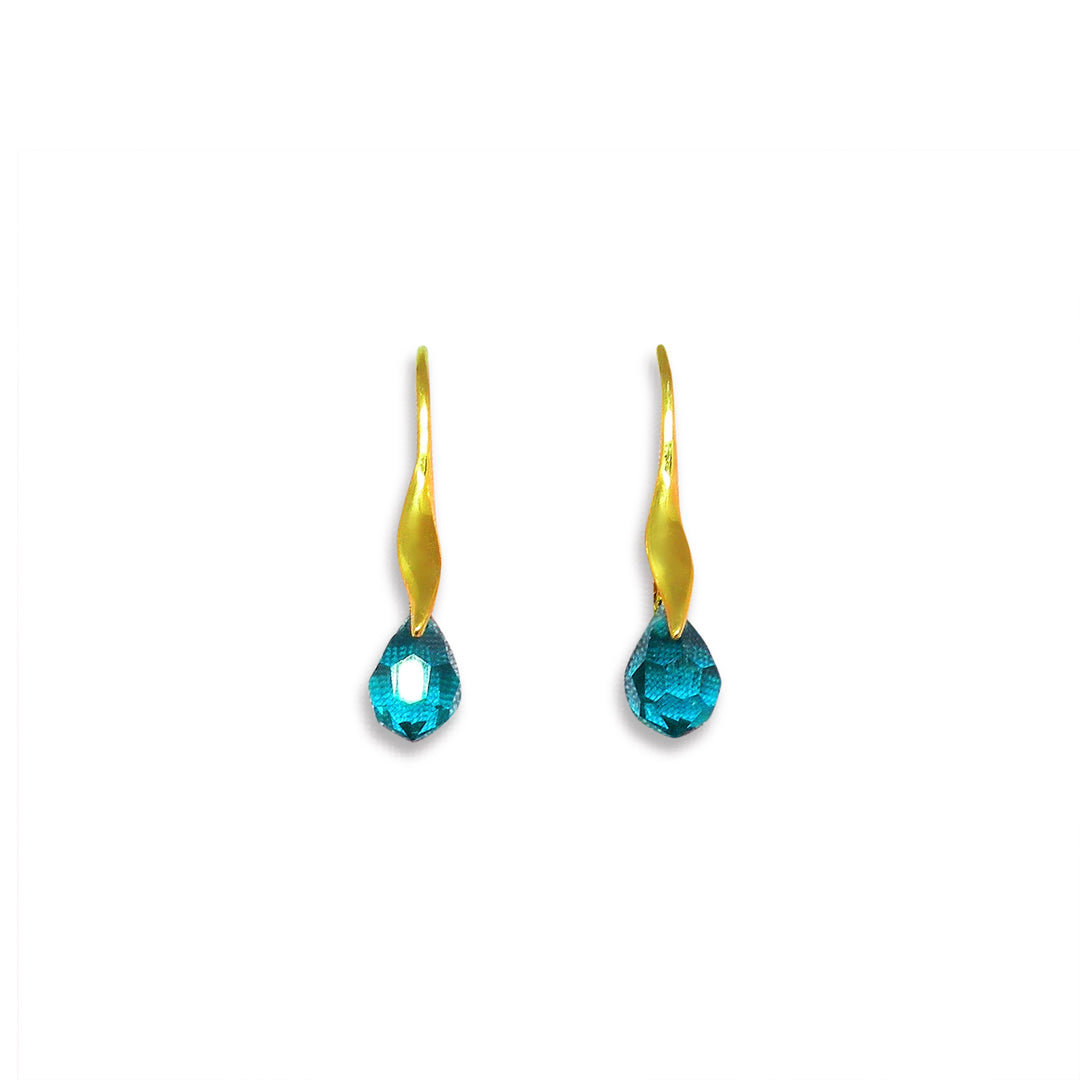 Find Øreringe, ørebøjle med blue zircon crystal drops, forgyldt sterlingsølv hos Beadhouse of Copenhagen i dag, med en altid hurtig levering!