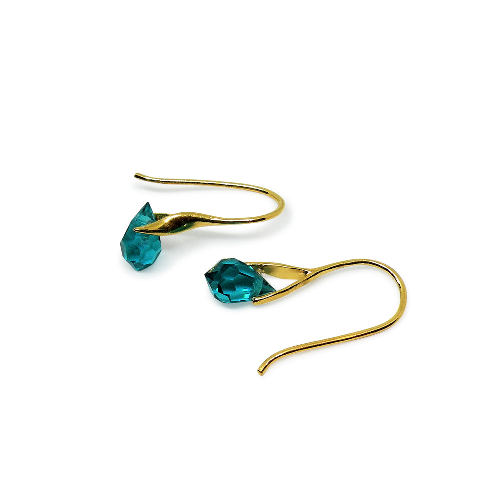 Find Øreringe, ørebøjle med blue zircon crystal drops, forgyldt sterlingsølv hos Beadhouse of Copenhagen i dag, med en altid hurtig levering!