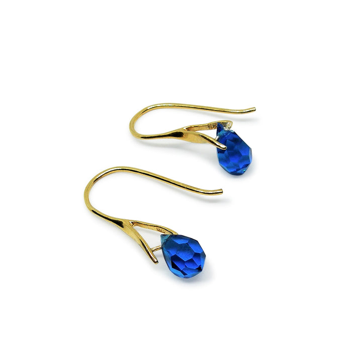 Find Øreringe, ørebøjle med capri blue crystal drops, forgyldt sterlingsølv hos Beadhouse of Copenhagen i dag, med en altid hurtig levering!