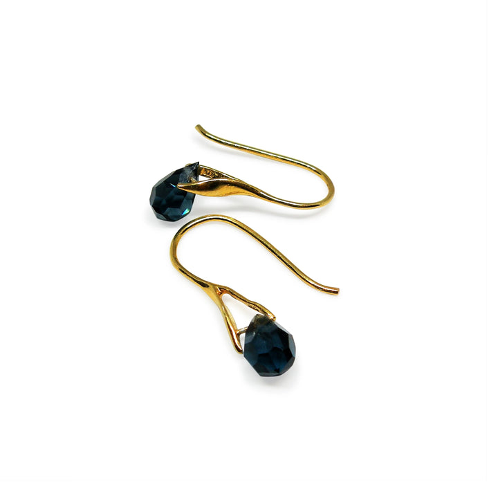 Øreringe med montana crystal drops i forgyldt sterlingsølv og sølv Beadhouse of Copenhagen