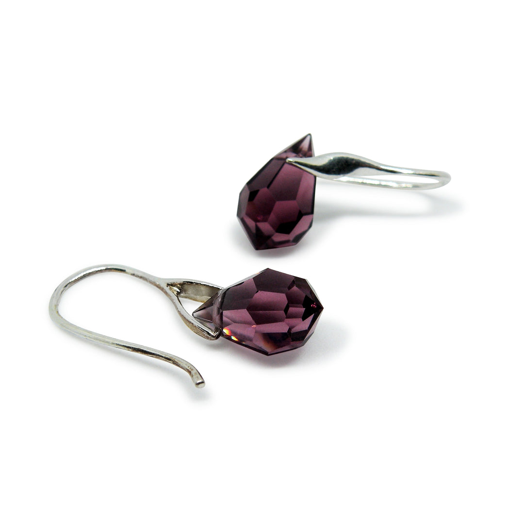 Find Øreringe, ørekrog med amethyst crystal drops, sterlingsølv hos Beadhouse of Copenhagen i dag, med en altid hurtig levering!