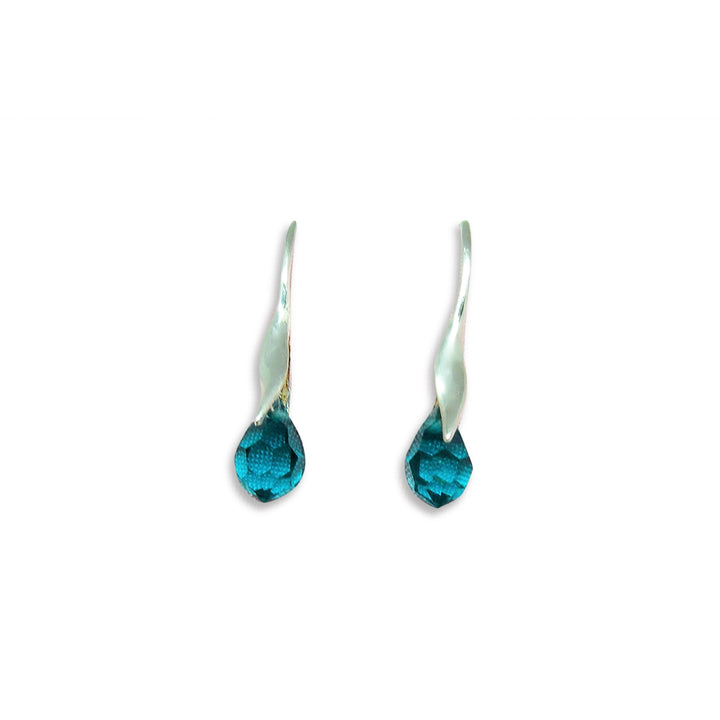 Find Øreringe, ørekrog med blue zircon crystal drops, sterlingsølv hos Beadhouse of Copenhagen i dag, med en altid hurtig levering!