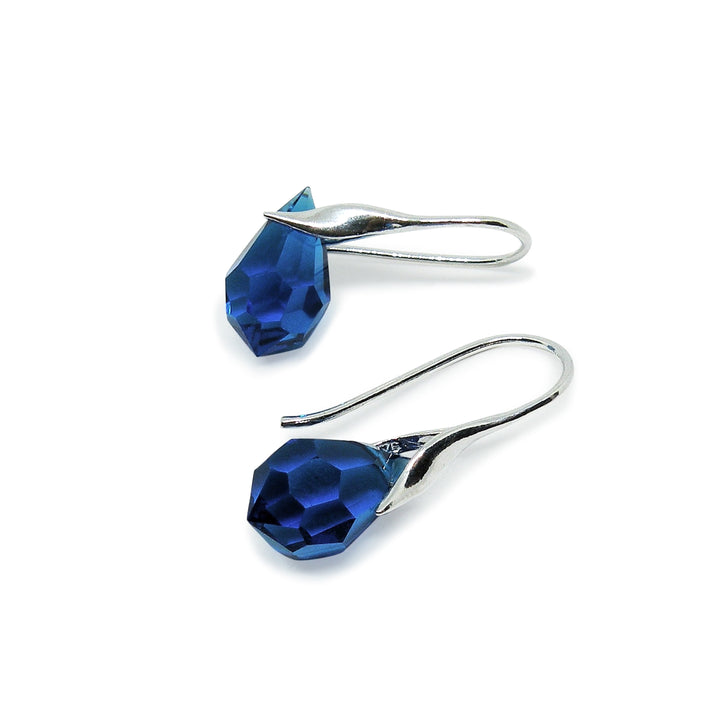 Find Øreringe, ørekrog med capri blue crystal drops, sterlingsølv hos Beadhouse of Copenhagen i dag, med en altid hurtig levering!