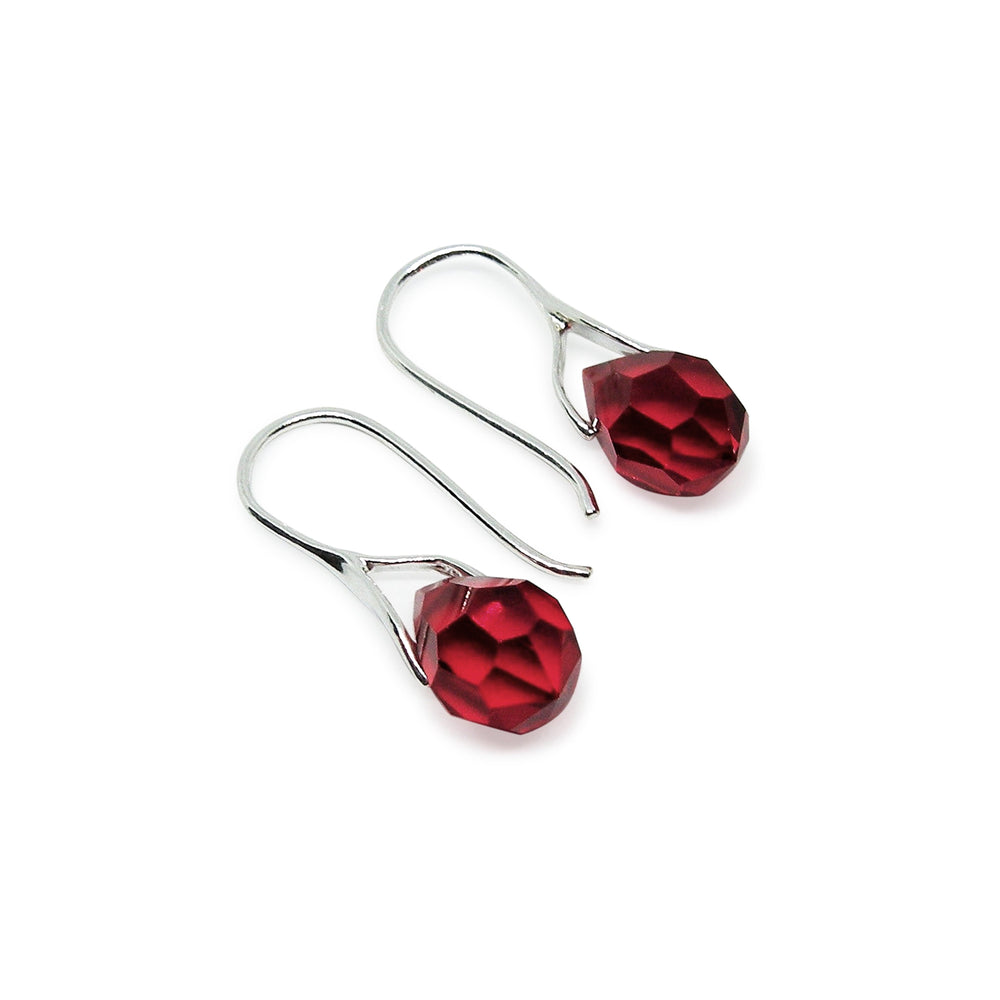 Find Øreringe, ørekrog med light siam ruby crystal drops, sterlingsølv hos Beadhouse of Copenhagen i dag, med en altid hurtig levering!