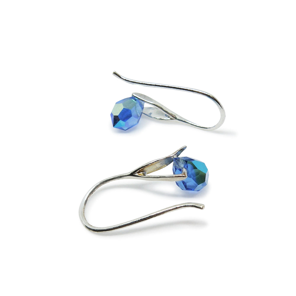 Find Øreringe, ørekrog med sapphire ab crystal drops, sterlingsølv hos Beadhouse of Copenhagen i dag, med en altid hurtig levering!