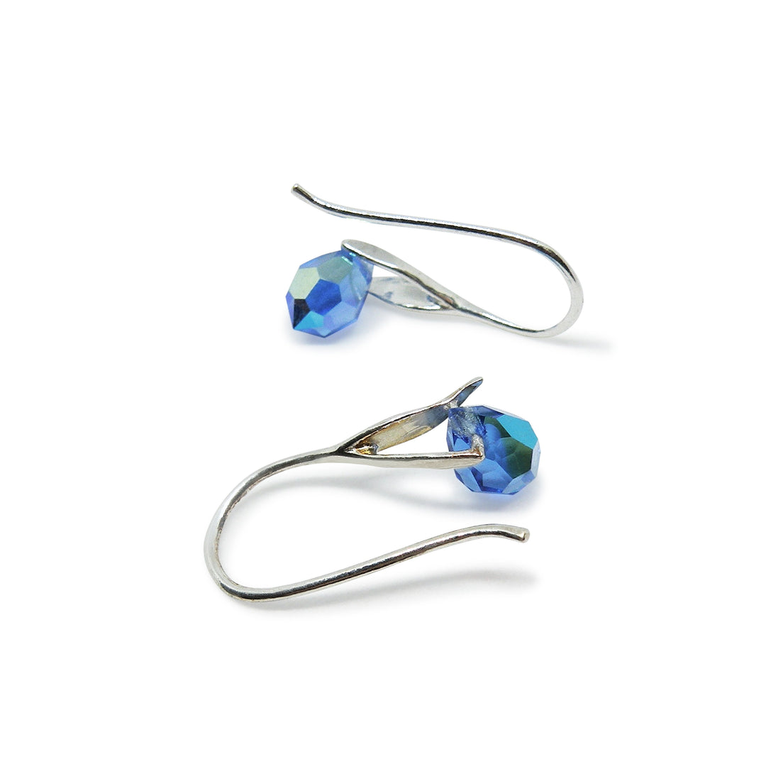Find Øreringe, ørekrog med sapphire ab crystal drops, sterlingsølv hos Beadhouse of Copenhagen i dag, med en altid hurtig levering!