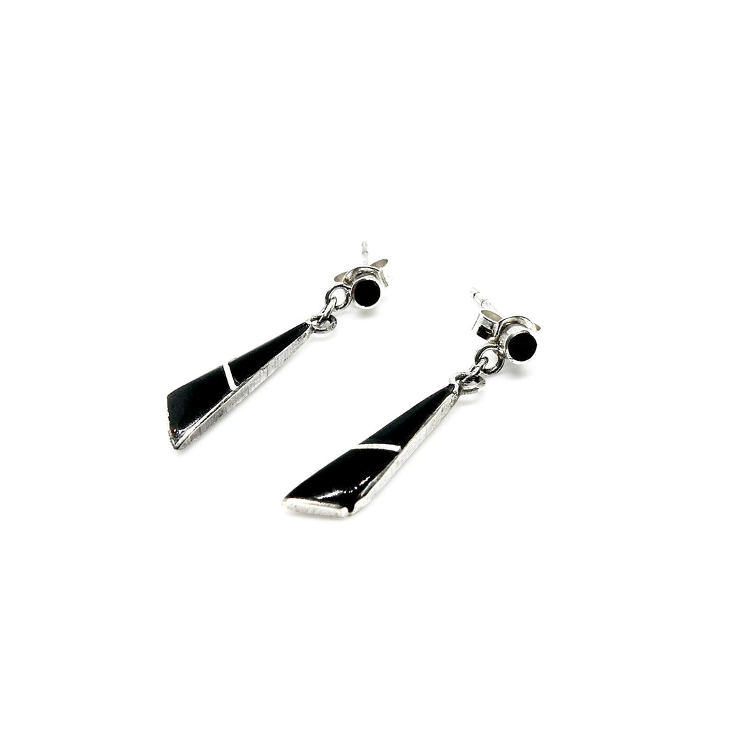 Øreringe, ørestikkere trekant med onyx, sterlingsølv, 27 mm Beadhouse of Copenhagen