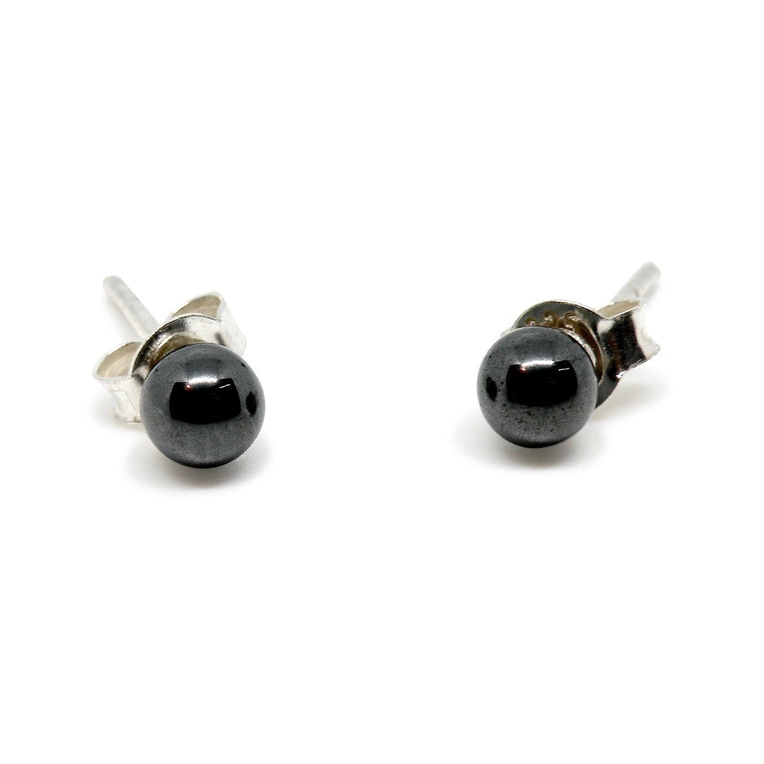 Øreringe, ørestikkere hæmatit kugle, sterlingsølv, 4,5 mm Beadhouse of Copenhagen